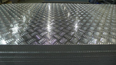 China 3003 5052 5083 6061 warm gewalzte Aluminiumschritt-Platten-Diamant-Platten-Blätter und Spule fournisseur