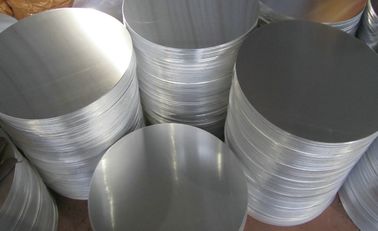 China Kaltwalzender Aluminiumkreis 1050 Siver im unterschiedlichen Durchmesser fournisseur